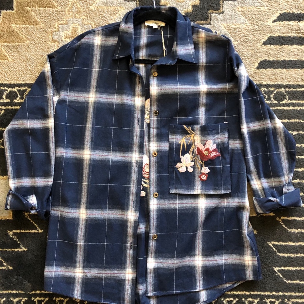 New!! Blue plaid button up with floral details!